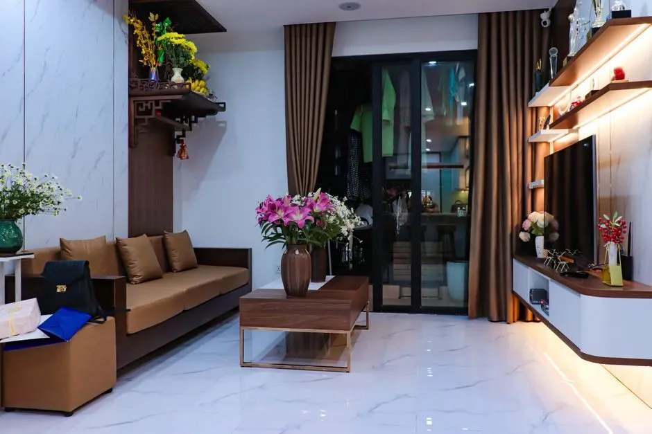 Bàn thờ hiện đại tích hợp kệ trang trí nhỏ