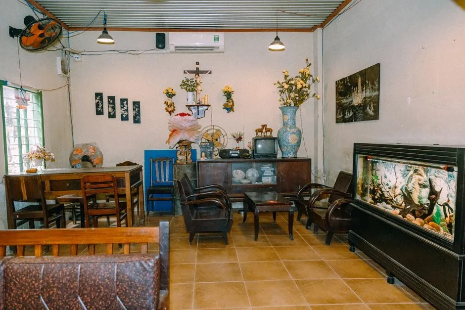 bể cá cảnh hình chữ nhật đặt phòng khách
